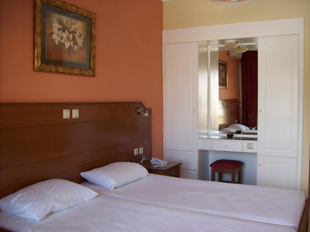 Thomas Bay Hotel Agios Stefanos Avliotes  Eksteriør bilde