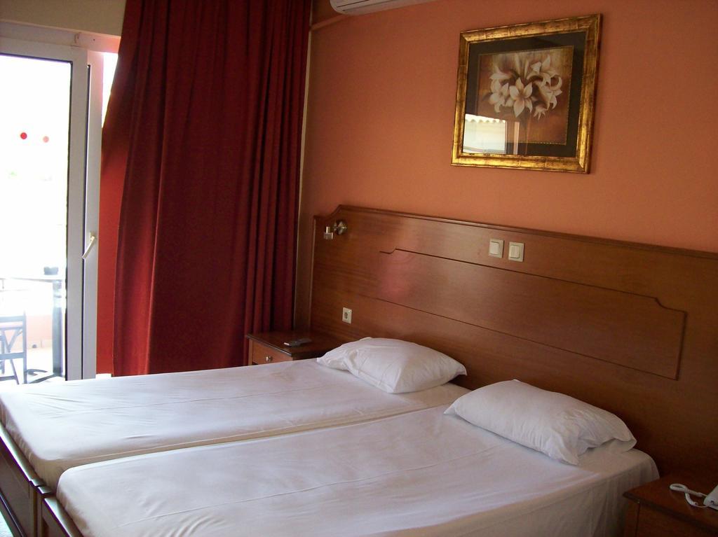 Thomas Bay Hotel Agios Stefanos Avliotes  Eksteriør bilde